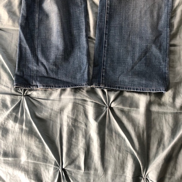 Medium wash relaxed jeans - Picture 5 of 6